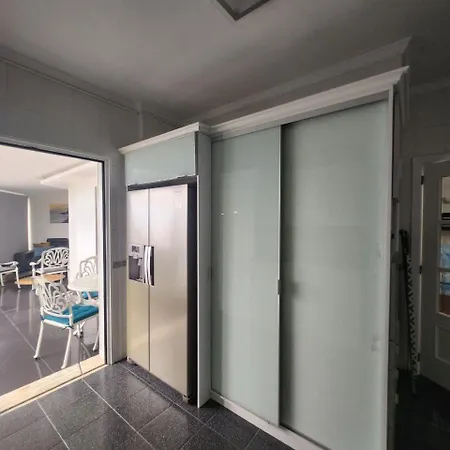 Blue Diamond-seaview & Free Park Apartment *