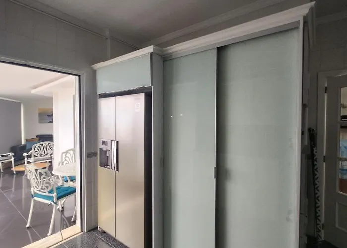 Blue Diamond-seaview & Free Park Apartment *