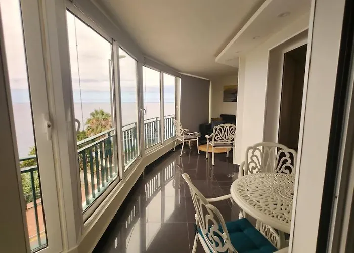 Apartment Blue Diamond-seaview & Free Park Funchal (Madeira)