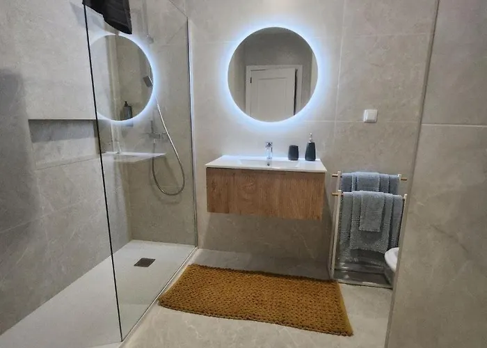 Blue Diamond-seaview & Free Park Apartment *