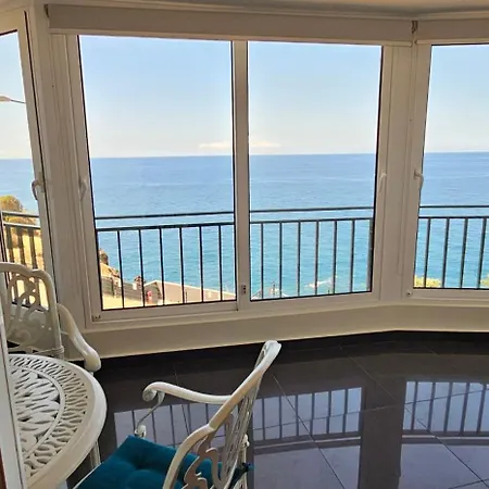 Blue Diamond-seaview & Free Park * Funchal (Madeira)